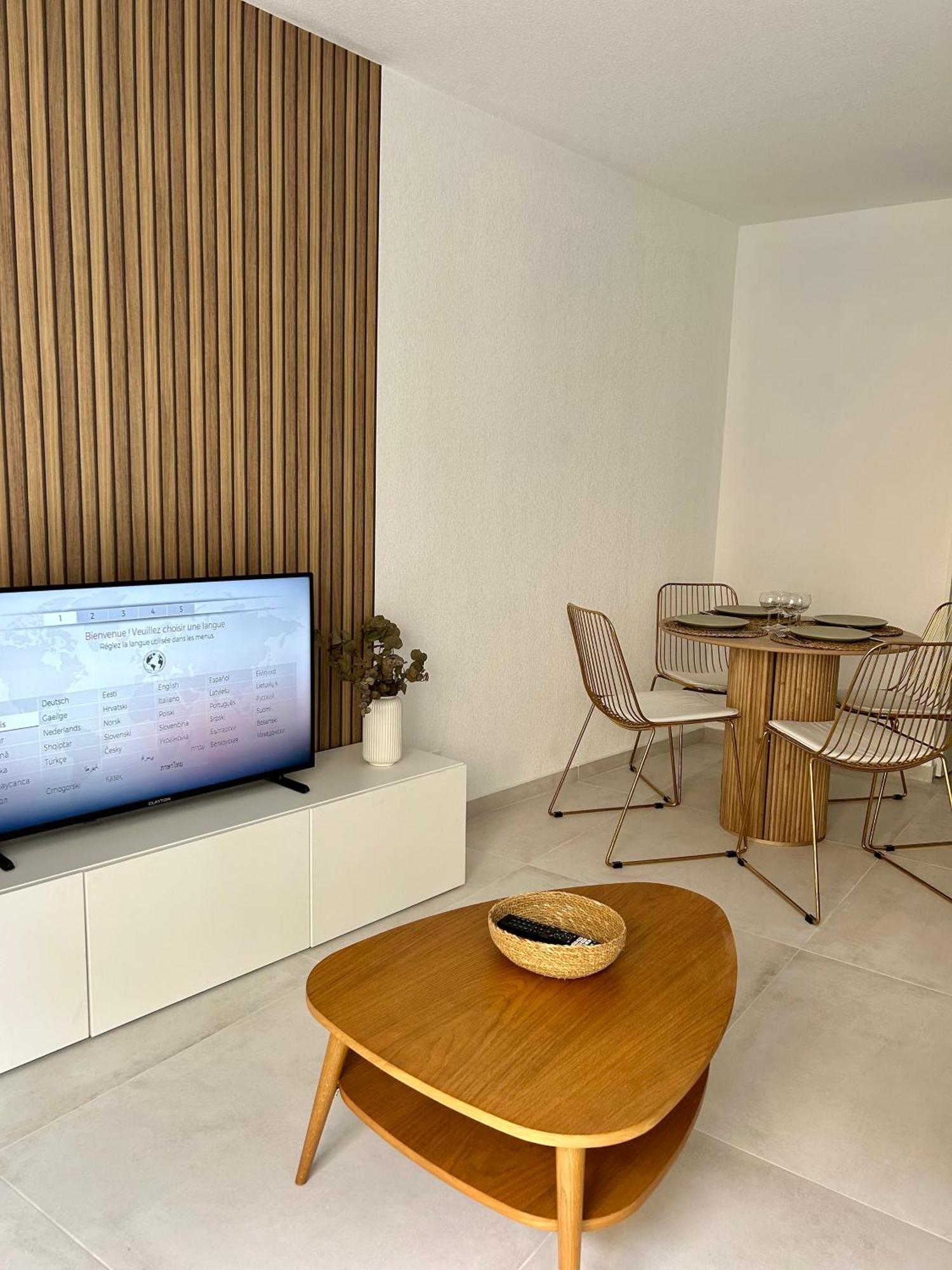 Menton Carre D'Or - Private Garage Apartment Luaran gambar